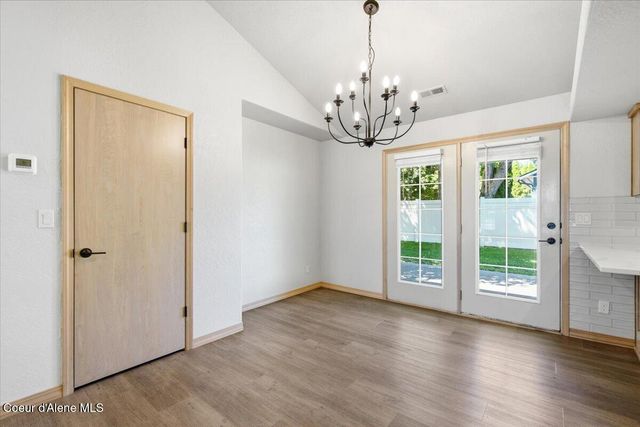 697 W Honeysuckle AVE, Hayden, ID 83835