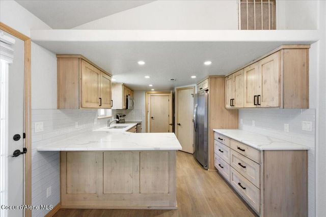 697 W Honeysuckle AVE, Hayden, ID 83835