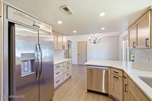 697 W Honeysuckle AVE, Hayden, ID 83835
