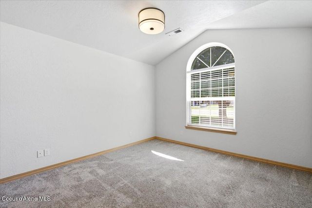 697 W Honeysuckle AVE, Hayden, ID 83835
