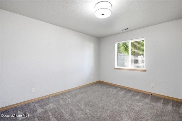 697 W Honeysuckle AVE, Hayden, ID 83835