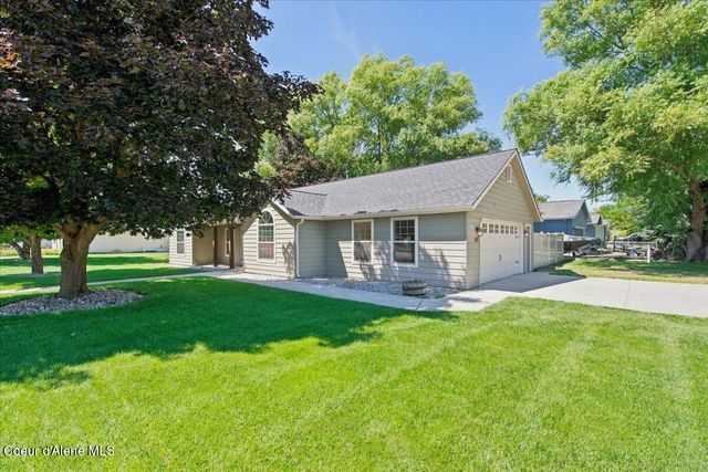 697 W Honeysuckle AVE, Hayden, ID 83835