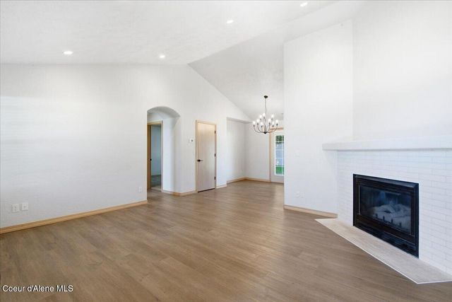 697 W Honeysuckle AVE, Hayden, ID 83835