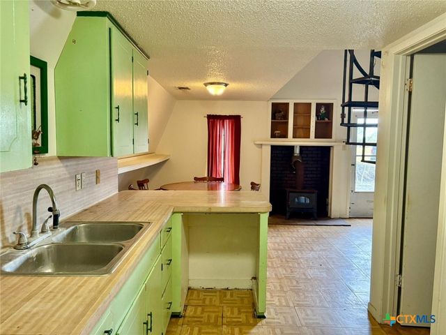 24 Colake Drive, Victoria, TX 77905