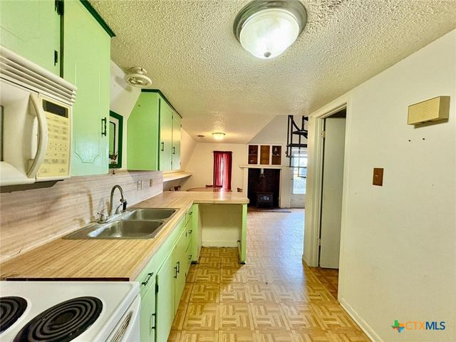 24 Colake Drive, Victoria, TX 77905