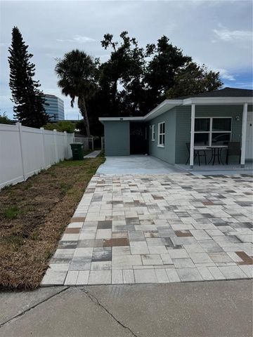 206 N HIMES AVENUE, Tampa, FL 33609