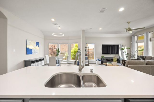 231 Krupp Ave, Liberty Hill, TX 78642