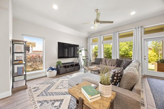 231 Krupp Ave, Liberty Hill, TX 78642