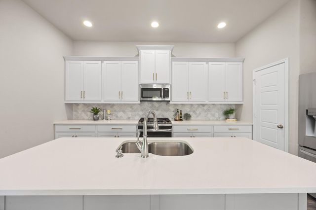 231 Krupp Ave, Liberty Hill, TX 78642