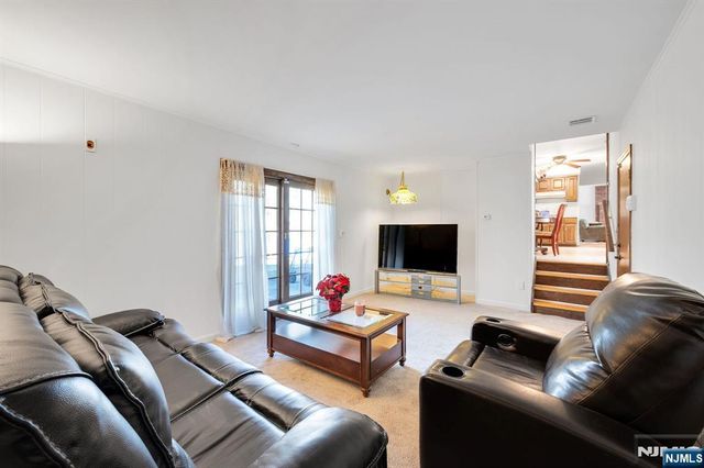 45 Parkview Drive, Roxbury Township, NJ 07876