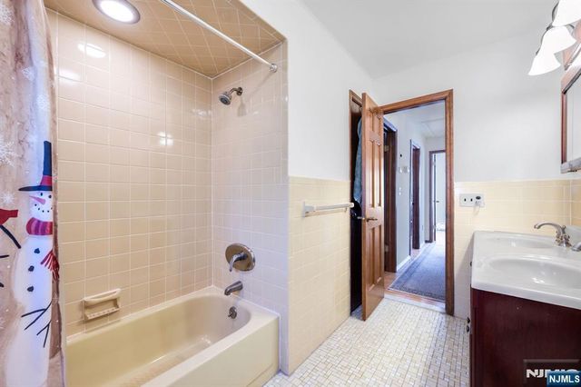 45 Parkview Drive, Roxbury Township, NJ 07876