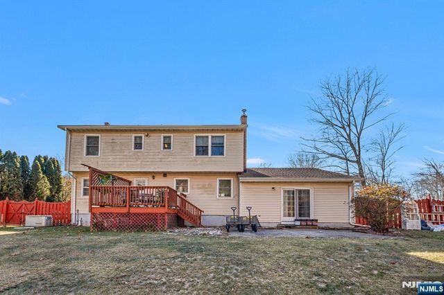 45 Parkview Drive, Roxbury Township, NJ 07876