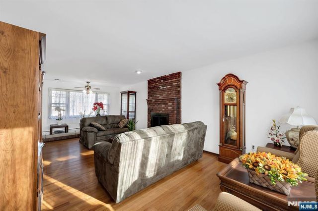 45 Parkview Drive, Roxbury Township, NJ 07876