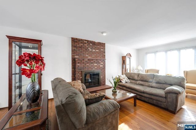 45 Parkview Drive, Roxbury Township, NJ 07876