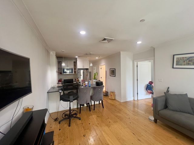 30 Polk St 401, Boston, MA 02129