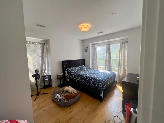 30 Polk St 401, Boston, MA 02129