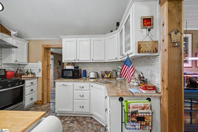 2261 Fews Chapel Road, Greer, SC 29651