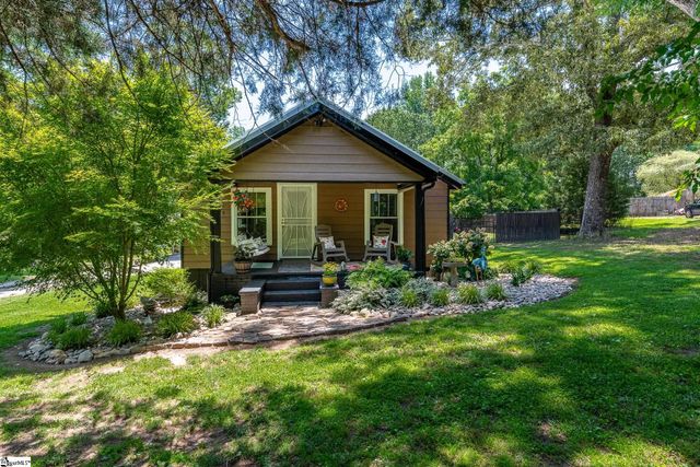 2261 Fews Chapel Road, Greer, SC 29651
