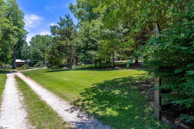 2261 Fews Chapel Road, Greer, SC 29651