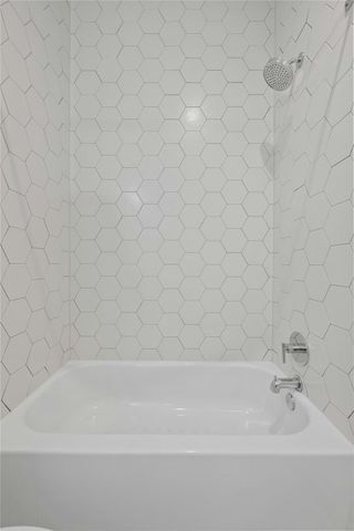 800 Embassy Dr 130, Austin, TX 78702