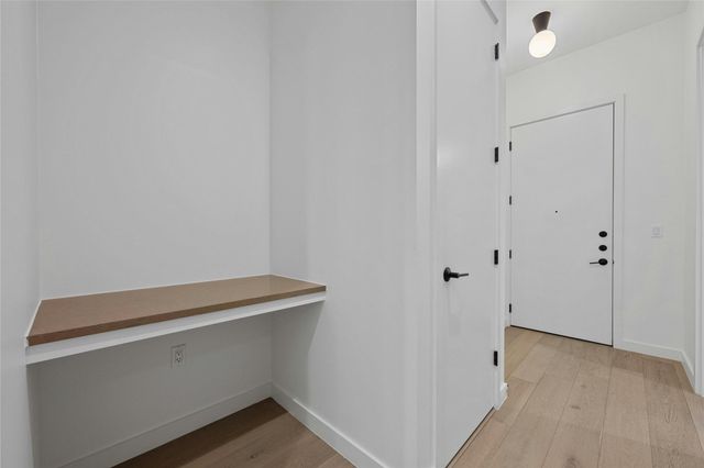 800 Embassy Dr 130, Austin, TX 78702