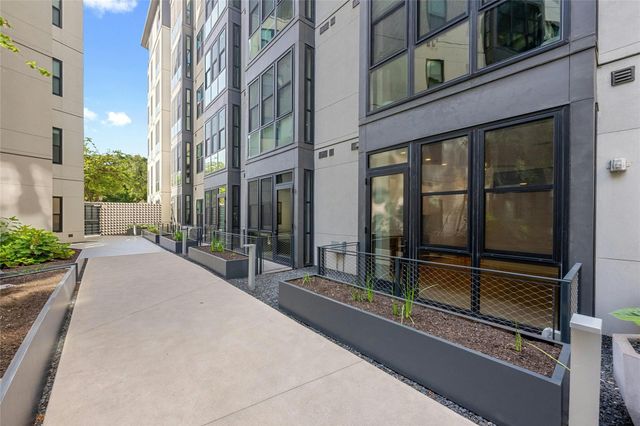 800 Embassy Dr 130, Austin, TX 78702