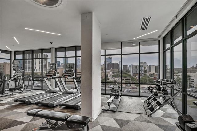 800 Embassy Dr 130, Austin, TX 78702