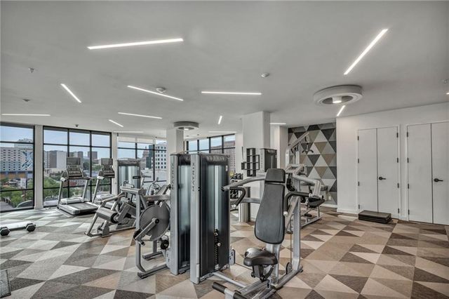 800 Embassy Dr 130, Austin, TX 78702