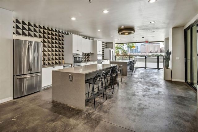 800 Embassy Dr 130, Austin, TX 78702