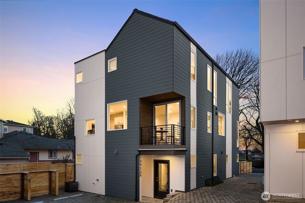 3920 B S Juneau Street, Seattle, WA 98118