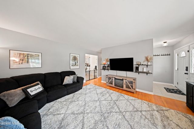 132 Spring Road, Glenville, NY 12302