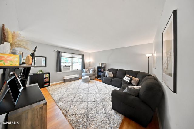 132 Spring Road, Glenville, NY 12302