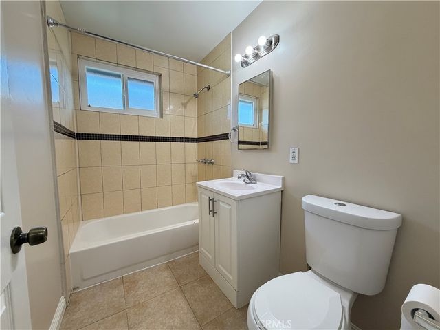 12915 Doty Avenue C, Hawthorne, CA 90250