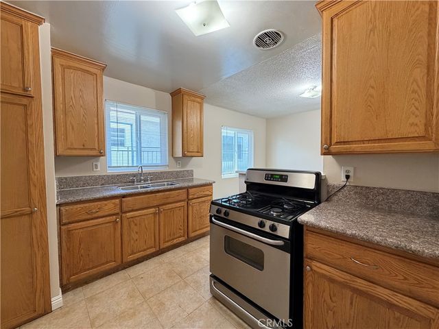 12915 Doty Avenue C, Hawthorne, CA 90250