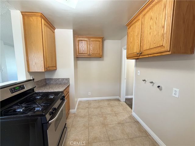 12915 Doty Avenue C, Hawthorne, CA 90250