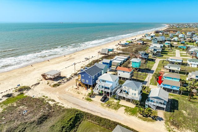 203 Carlton Avenue, Surfside Beach, TX 77541