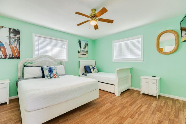 203 Carlton Avenue, Surfside Beach, TX 77541