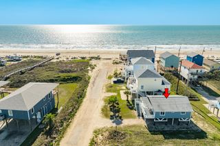 203 Carlton Avenue, Surfside Beach, TX 77541