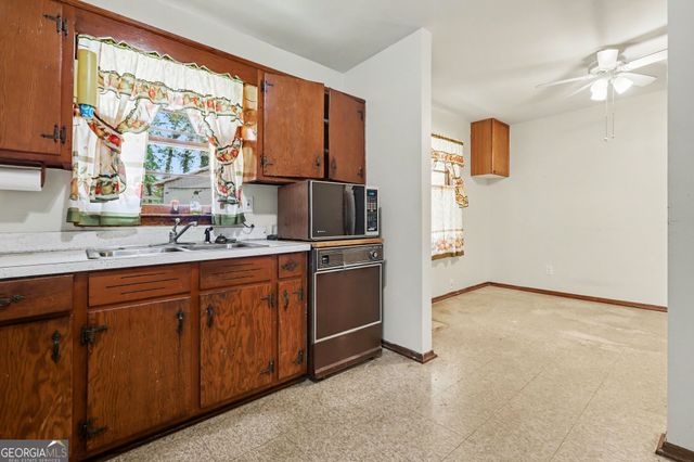 7019 Lakeview Lane, Doraville, GA 30360