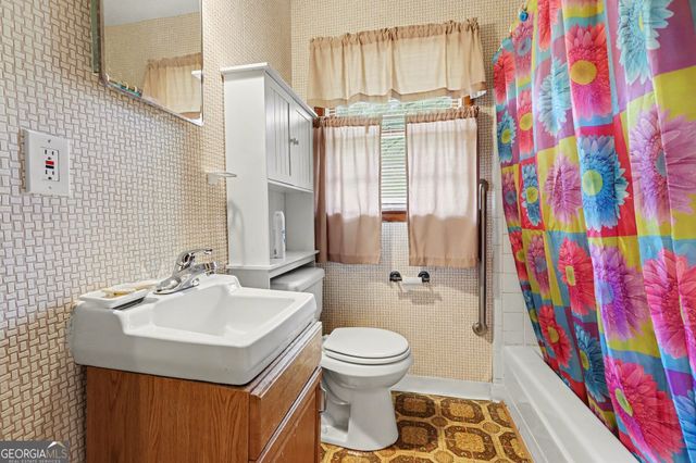 7019 Lakeview Lane, Doraville, GA 30360