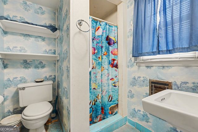 7019 Lakeview Lane, Doraville, GA 30360