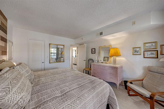 3980 Oaks Clubhouse Drive 210, Pompano Beach, FL 33069