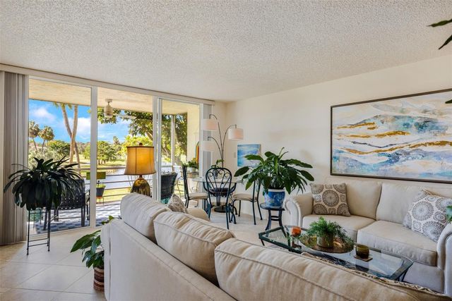 3980 Oaks Clubhouse Drive 210, Pompano Beach, FL 33069