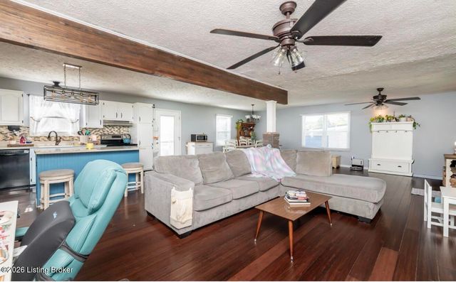125 Rustic Ln, Shepherdsville, KY 40165