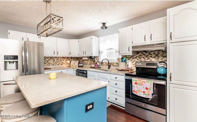 125 Rustic Ln, Shepherdsville, KY 40165