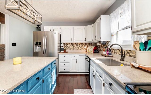 125 Rustic Ln, Shepherdsville, KY 40165