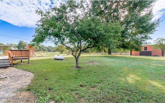 125 Rustic Ln, Shepherdsville, KY 40165