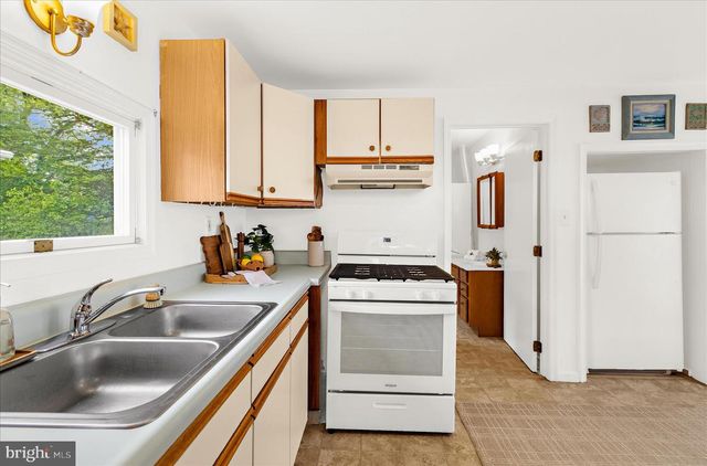 25 LOCUST ST, Earleville, MD 21919