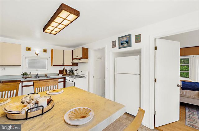 25 LOCUST ST, Earleville, MD 21919