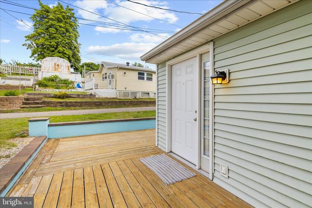 25 LOCUST ST, Earleville, MD 21919
